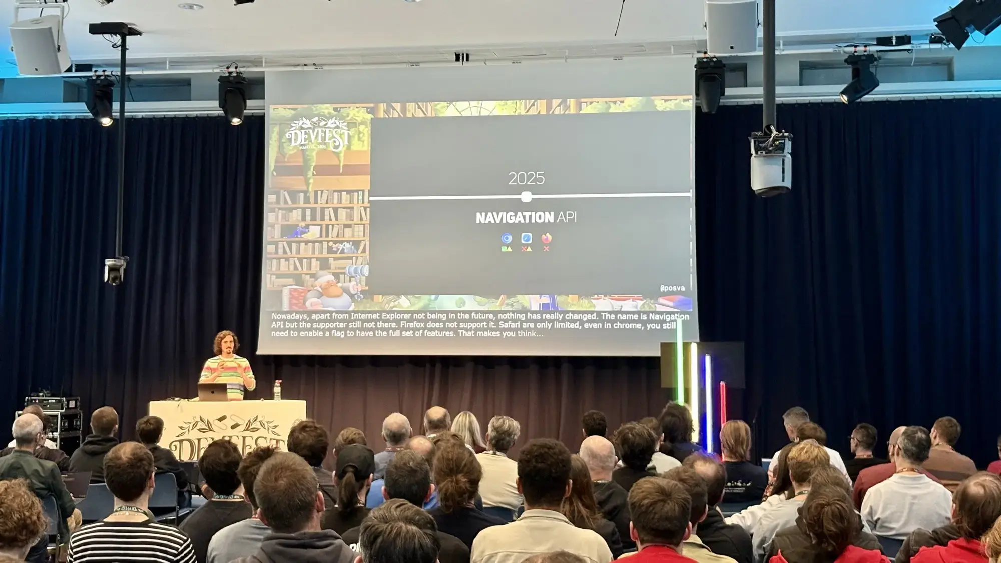 Eduardo San Martin Morote presenting at DevFest Nantes 2025