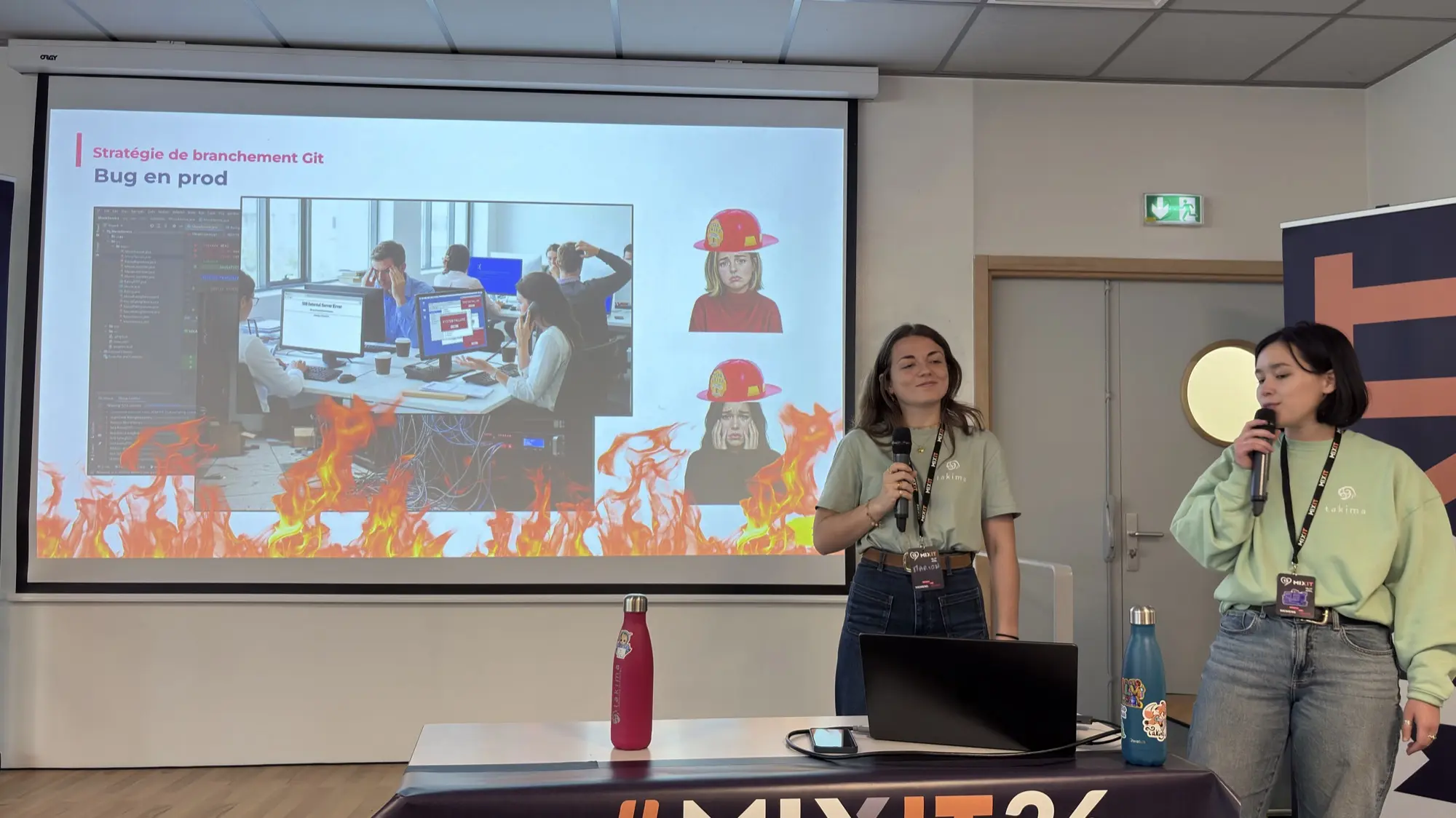 Photo of Marion and Elise presenting